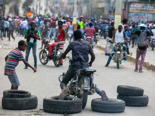 Con balas de goma y gases lacrimógenos dispersan a manifestantes en Haití&nbsp;&nbsp;