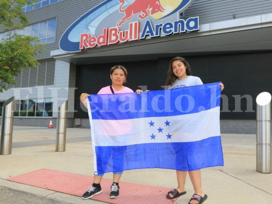 Hondureños han viajado hasta 19 horas por ver el debut de la Selección de Honduras