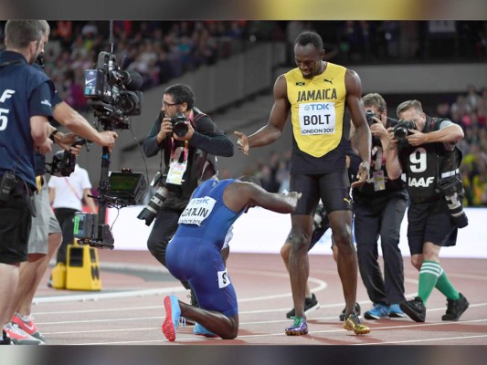 La foto de Justin Gatlin y Usain Bolt que dio la vuelta al mundo &nbsp;&nbsp;