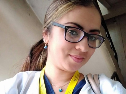 Andrea Urbina, la enfermera que venció el Covid-19 para seguir ayudando a los infectados