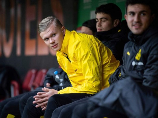 En debut, Haaland marca triplete y ayuda a ganar a Dortmund