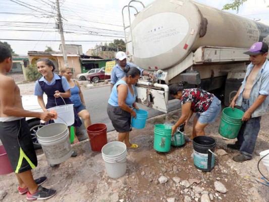 En la capital no hay agua ni para abastecer a los abonados con cisternas