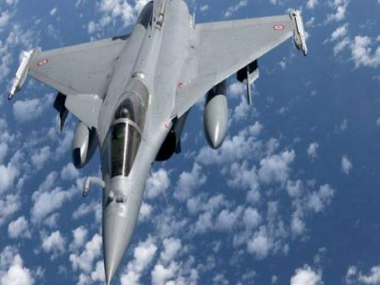 Piloto griego muere en accidente tras ser enviado a misión