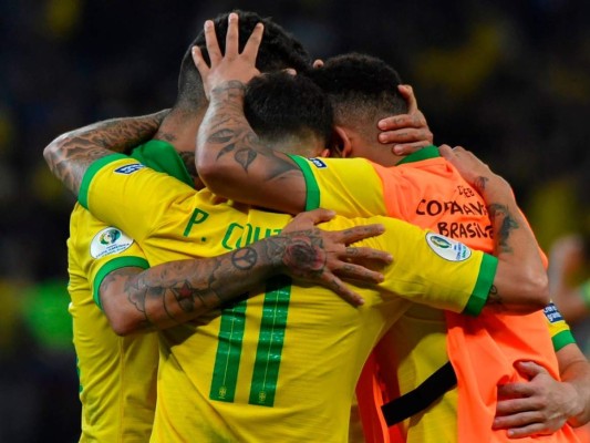 Brasil es el primer finalista de la Copa América al derrotar 2-0 a Argentina