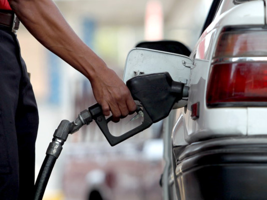 Galón de gasolina costará 98.89 lempiras a partir del lunes en la capital de Honduras