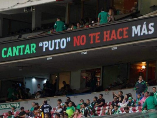 México pide a sus aficionados que terminen con los gritos homófobos en la Copa Confederaciones