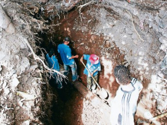 Al menos diez barrios y colonias sin agua potable