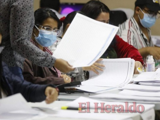 CNE inicia finalmente el escrutinio de actas con inconsistencias e impugnadas