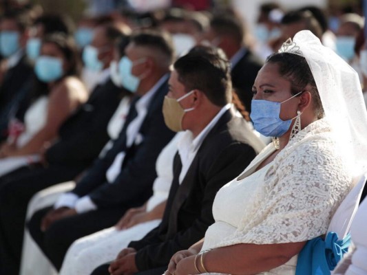 Realizan bodas masivas en Nicaragua pese al covid-19
