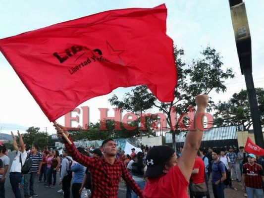 Simpatizantes de la Alianza de Oposición marchan en apoyo a Nasralla