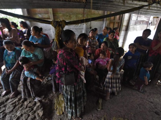 FOTOS: En una humilde casa en Guatemala velan restos de la niña migrante de siete años que murió en Estados Unidos