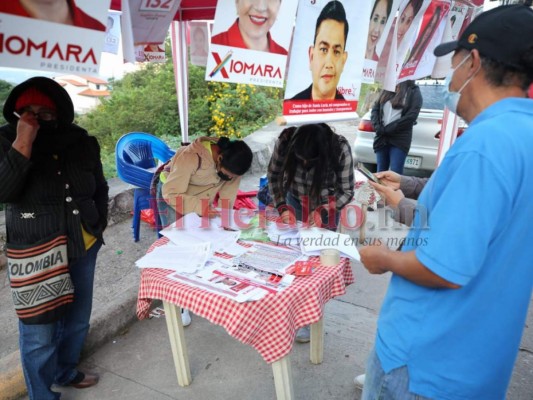 Cuestionan demora en inicio de votaciones en Santa Lucía