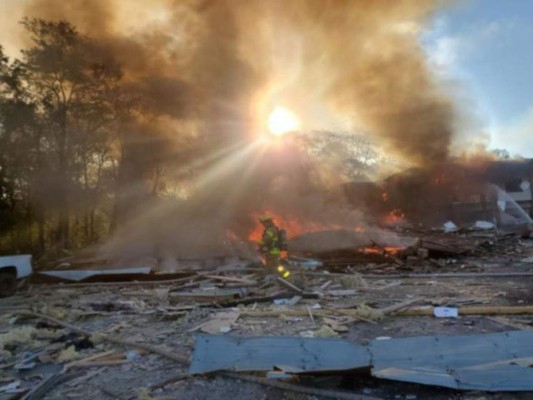 El gobernador Ralph Northam tuiteó que personal de emergencia estatal ha sido desplegado en el área después de lo que llamó una “explosión de gas”. Foto: Twitter