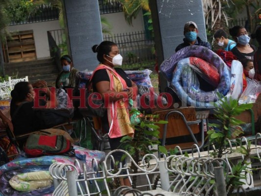 La otra cara de Iota: El drama en los albergues de Tegucigalpa (FOTOS)
