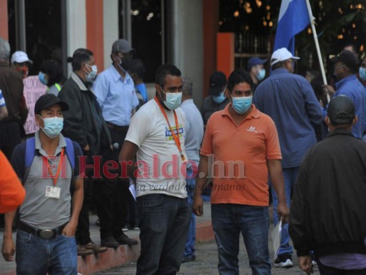 Fotos: Empleados de Hondutel se toman oficina principal para exigir pagos atrasados