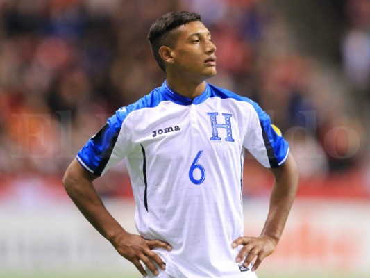 Bryan Acosta no estará contra El Salvador tras sufrir una fisura en el peroné derecho