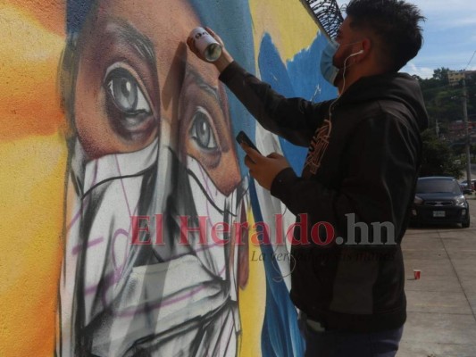 FOTOS: Tributo a los héroes de la pandemia en muros del Hato de Enmedio