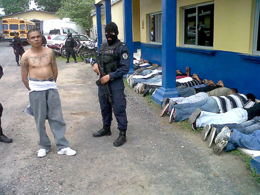 Policía detiene a pandilleros que iban a sepelio de un compinche