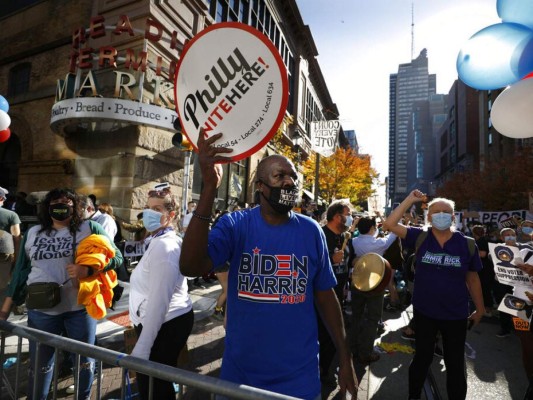 Entre celebración y reclamos, se caldean los ánimos por resultados de elecciones en EE UU (FOTOS)
