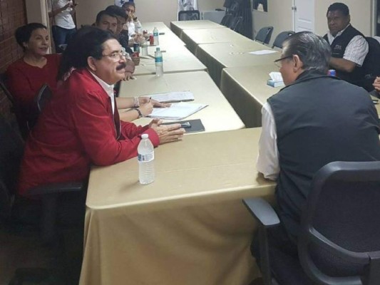 Magistrados del Tribunal Supremo Electoral se reunieron con cúpula de la Alianza para formar mesas de diálogo