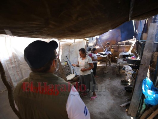 Alumnos en Honduras ahora trabajan con sus padres por falta de clases