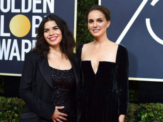 La hondureña America Ferrera lució hermosa en la gala de los Globos de Oro 2018