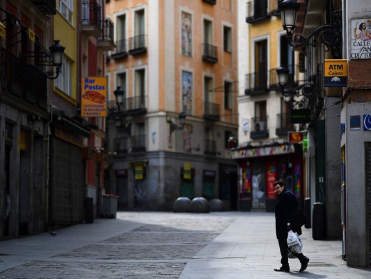 FOTOS: Puertas cerradas, calles desoladas y un silencio fantasmal ante encierro del mundo