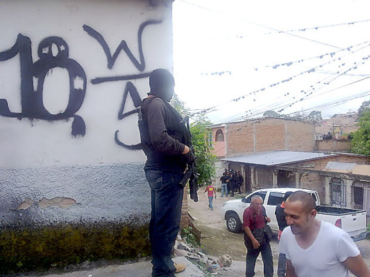 Policía recupera diez viviendas ocupadas por pandilleros en la capital de Honduras