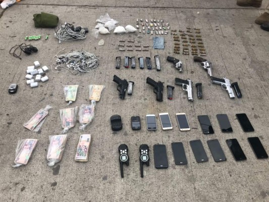 Privados de libertad en Támara guardaban armas y droga en baldes enterrados