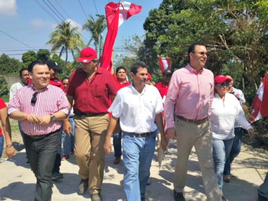 Luis Zelaya y Ricardo Álvarez protagonizan 'ciberdebate' en redes sociales