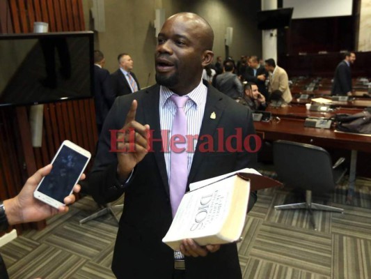 Osman Chávez no descarta desertar del Pac