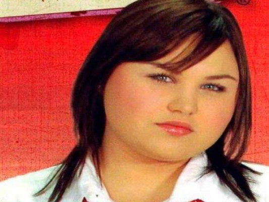 Celina de la telenovela Rebelde impresiona con su figura en la playa