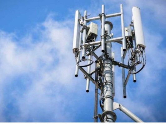 Liberan a trabajadores retenidos por creer que antenas 5G transmiten covid-19 en Perú