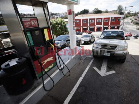 Horarios especiales en que abrirán gasolineras y supermercados