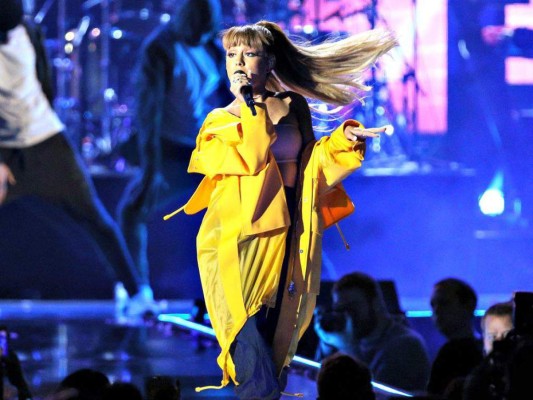 Ariana Grande ofrece pagar el funeral de las víctimas del Mánchester Arena