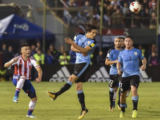 Uruguay vence a Paraguay de visita 2-1 y da un paso gigante a Rusia-2018