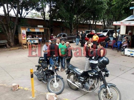 Familiares retiran de la morgue cadáver del activista del Partido Nacional