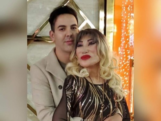 Lyn May enciende las redes tras anunciar embarazo a los 68 años