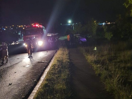 FOTOS: Los destrozos del fatal accidente que dejó un muerto en el anillo periférico