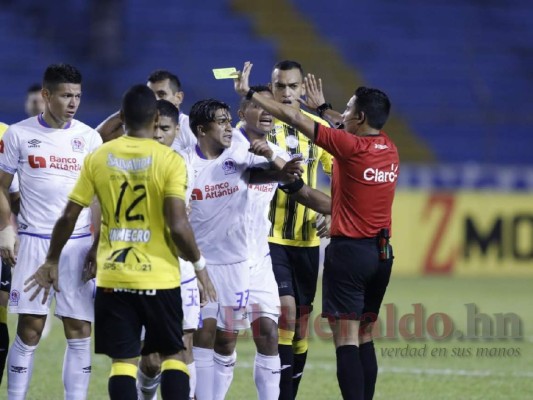 El enfado de Troglio, la celebración de Rony y el show de la Ultra: Las fotos después del Real España vs Olimpia