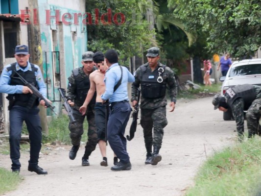 Persecución, choque y tiroteo: así capturaron a supuestos pandilleros tras robarse una camioneta