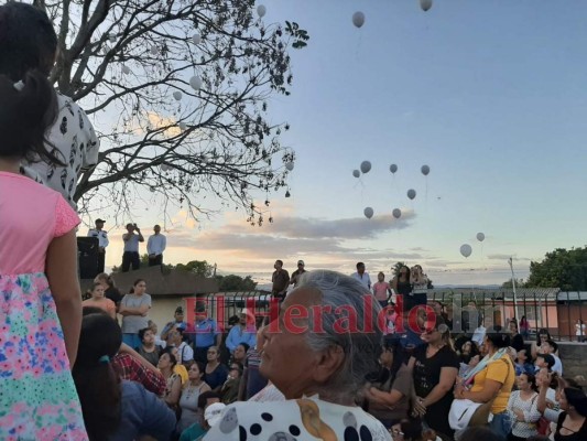 FOTOS: Doloroso sepelio de familia que murió en tragedia en la CA-5