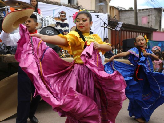 &nbsp;Compartimos alegría y útiles escolares en la colonia Nueva Suyapa de Tegucigalpa