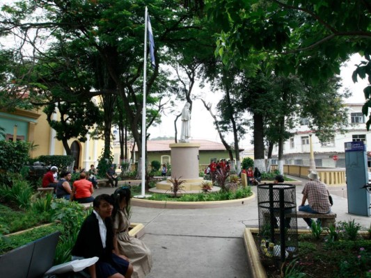 Plazas que no pierden su encanto en el Distrito Central