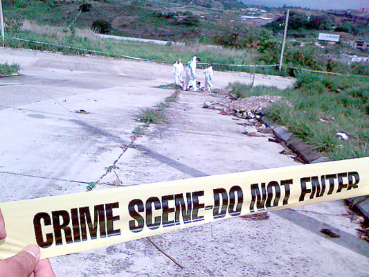 Investigadores retornan a escena del crimen de Villatoro