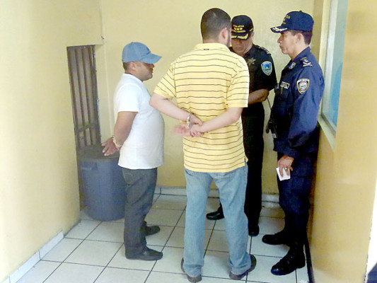Detienen agente de Servicios Especiales por intento de soborno en la capital de Honduras