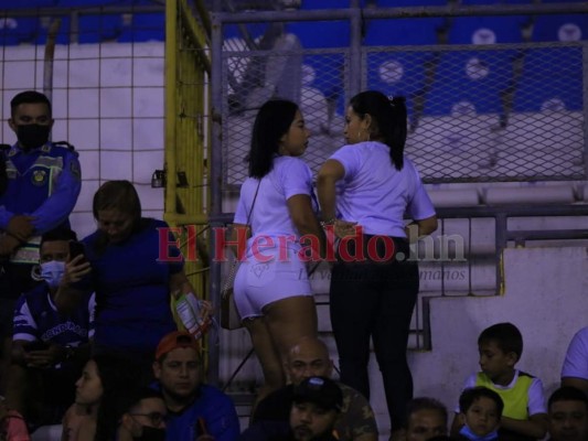Bellas mujeres, estadio vacío y la pelea de Quioto: Lo que no viste del Honduras-Canadá