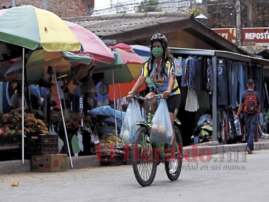 Tatiana Ramos, la reina del 'delivery” que pedalea en la Kennedy