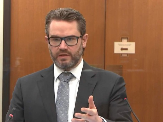 Experto justifica que Floyd fuera presionado contra el piso por la policía&nbsp;&nbsp;