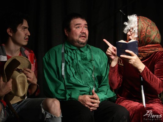 Grupo teatral Bambú actúa obra 'Farsa y justicia del señor juez'